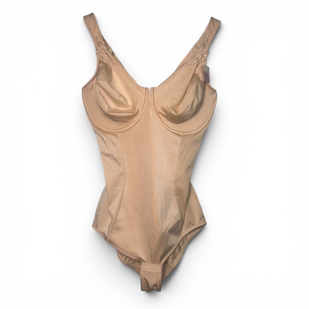 Vintage NEW Vassarette Beige Nude Bodysuit Underwire Bodybriefer Size 42D 57-883